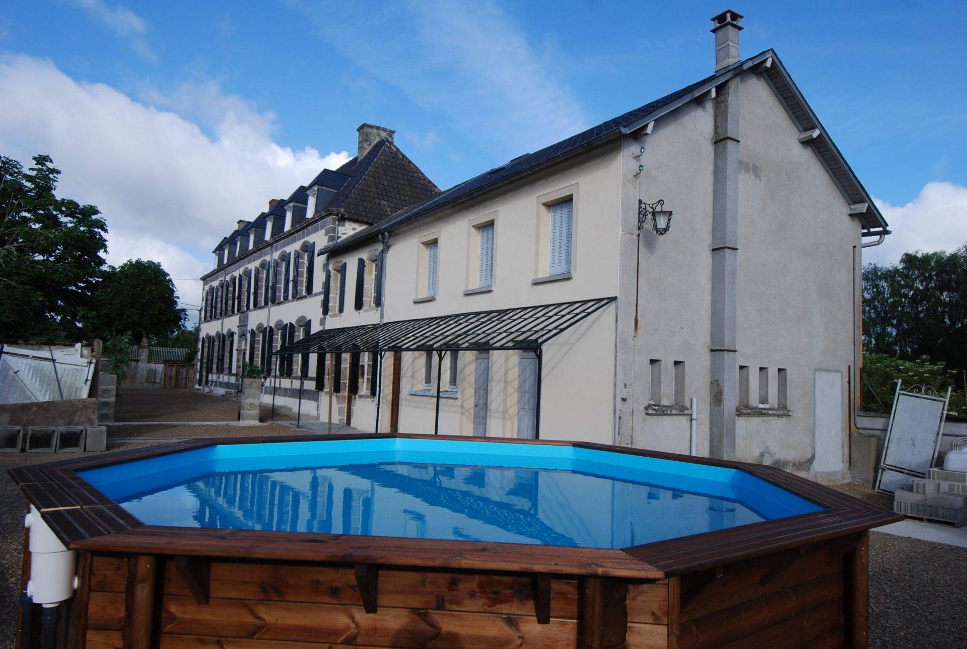 Photo du jacuzzi du gîte de la cascade à Saint Priest des champs